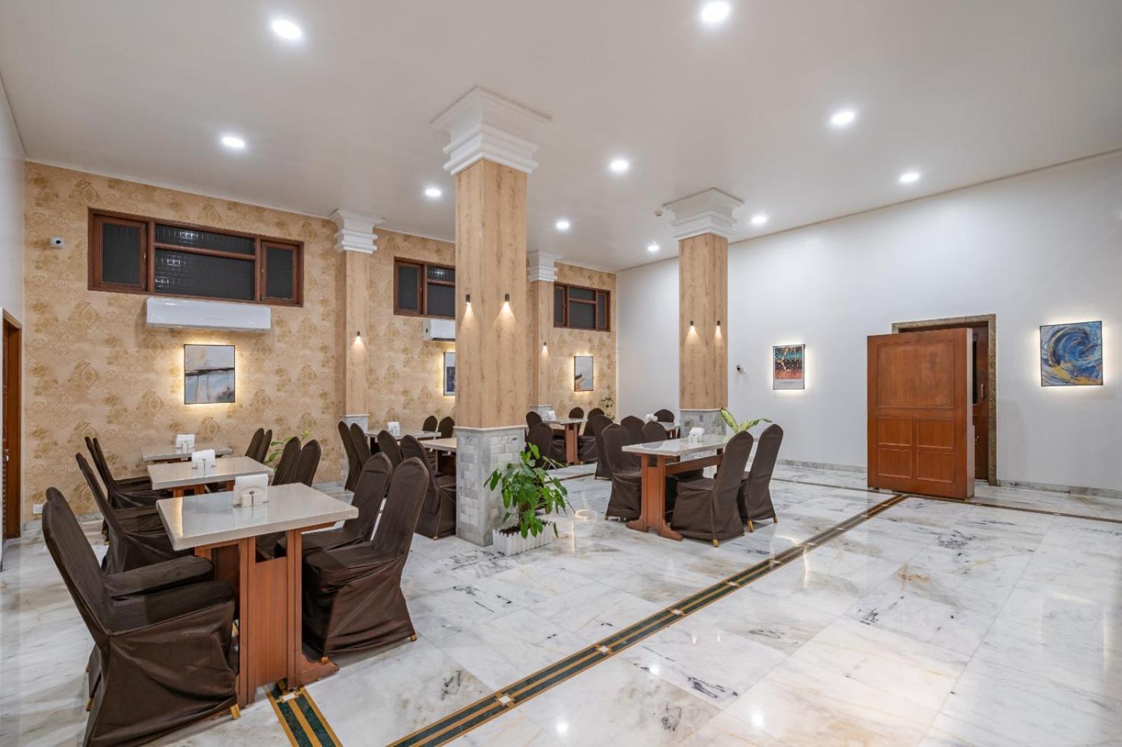 Hotel Apex Surat Dış mekan fotoğraf