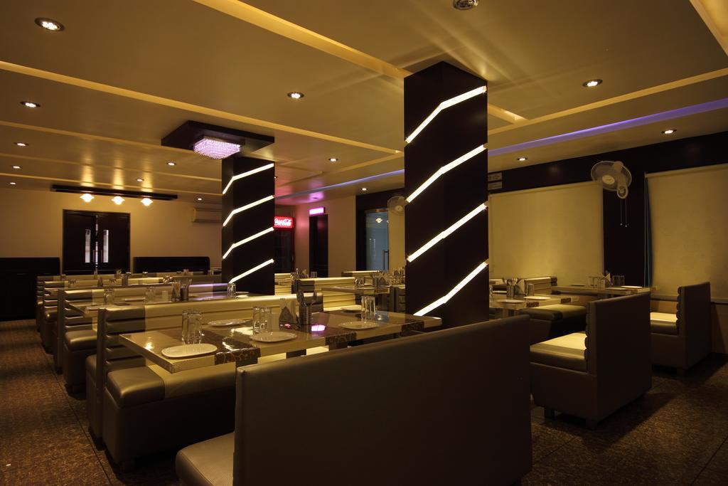 Hotel Apex Surat Dış mekan fotoğraf