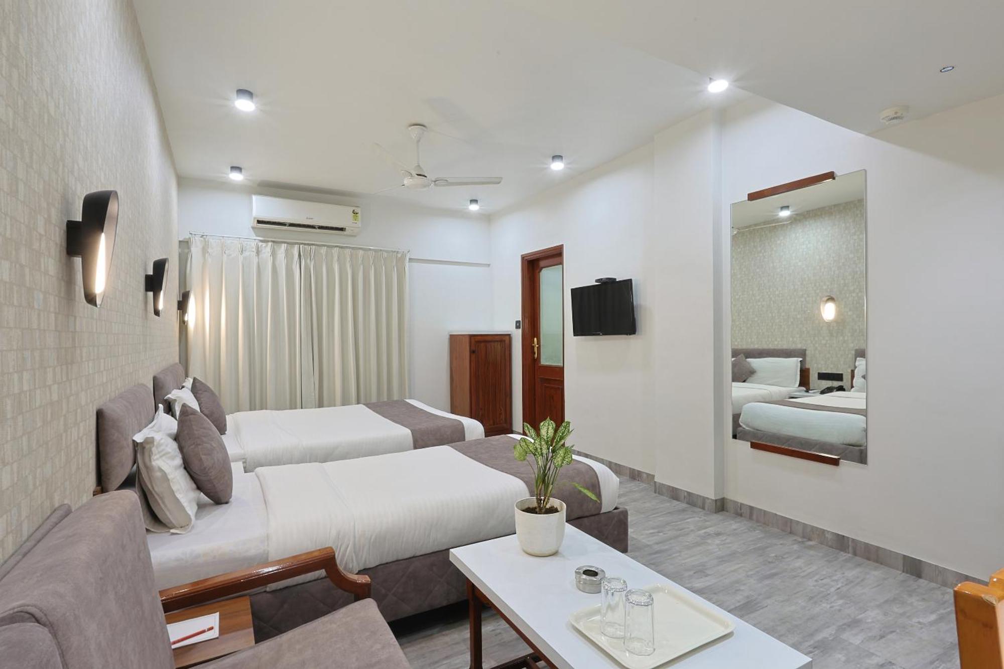 Hotel Apex Surat Dış mekan fotoğraf