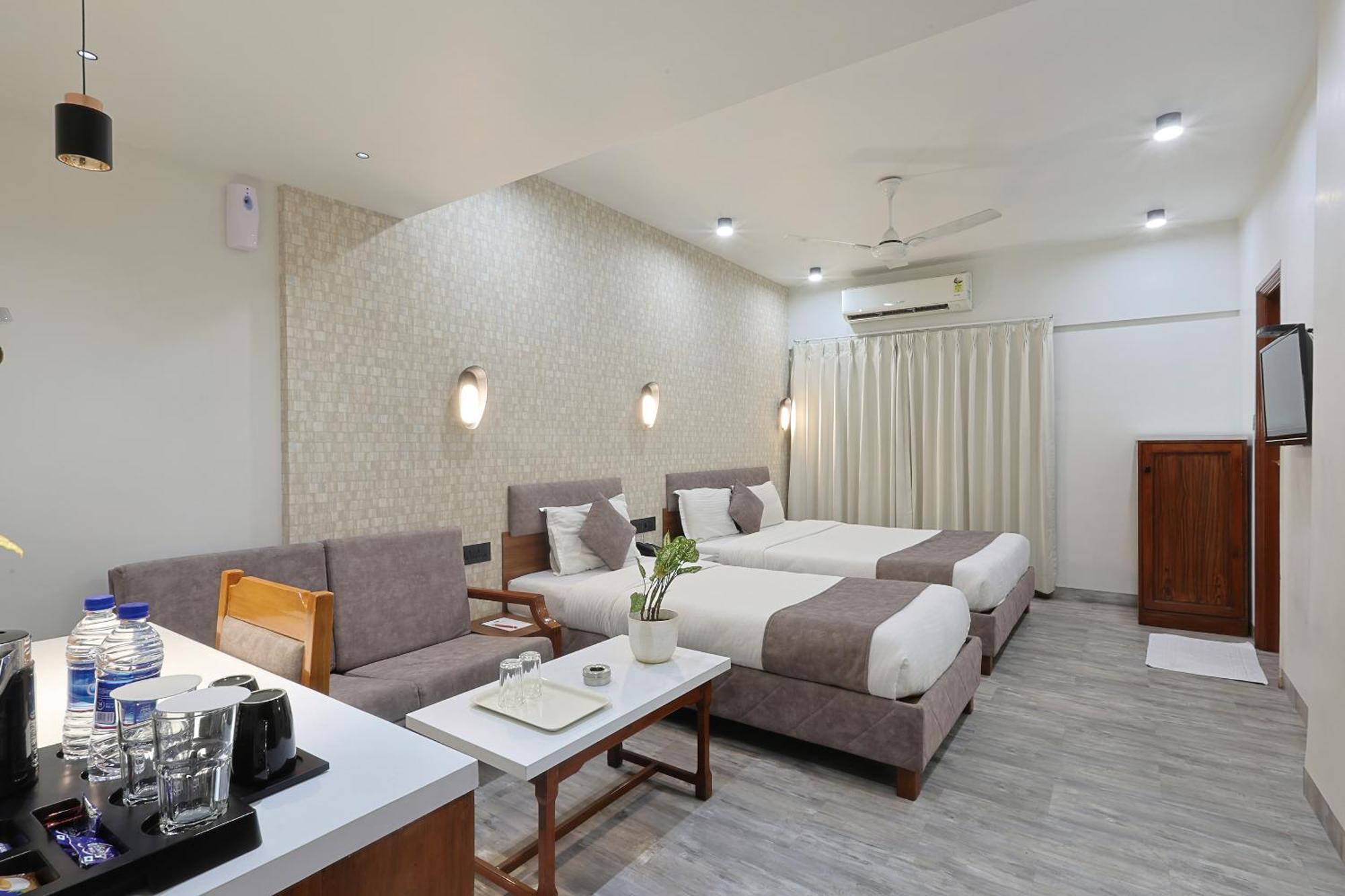 Hotel Apex Surat Dış mekan fotoğraf