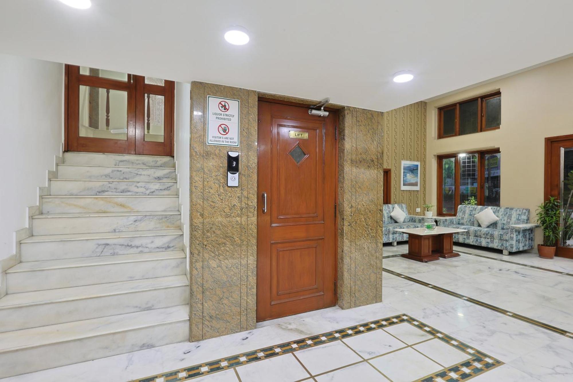 Hotel Apex Surat Dış mekan fotoğraf