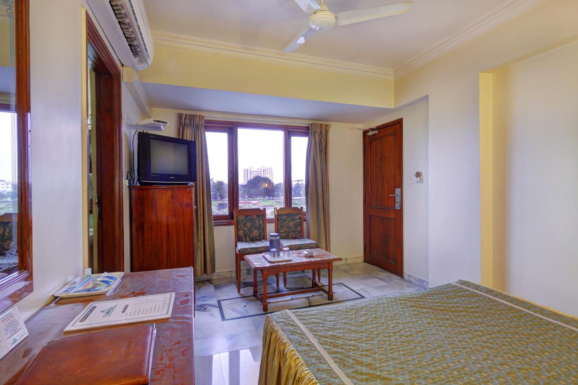 Hotel Apex Surat Dış mekan fotoğraf