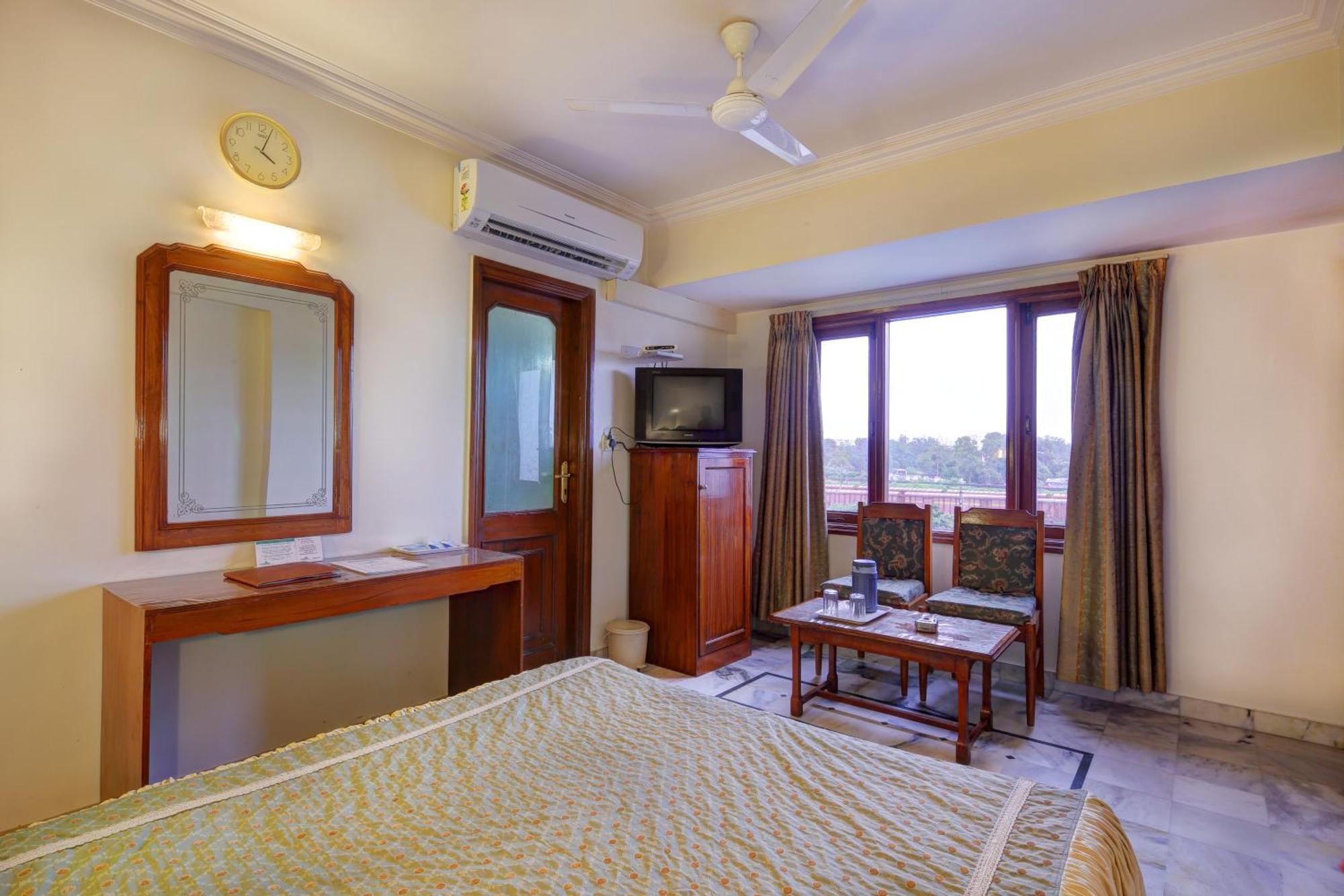 Hotel Apex Surat Dış mekan fotoğraf