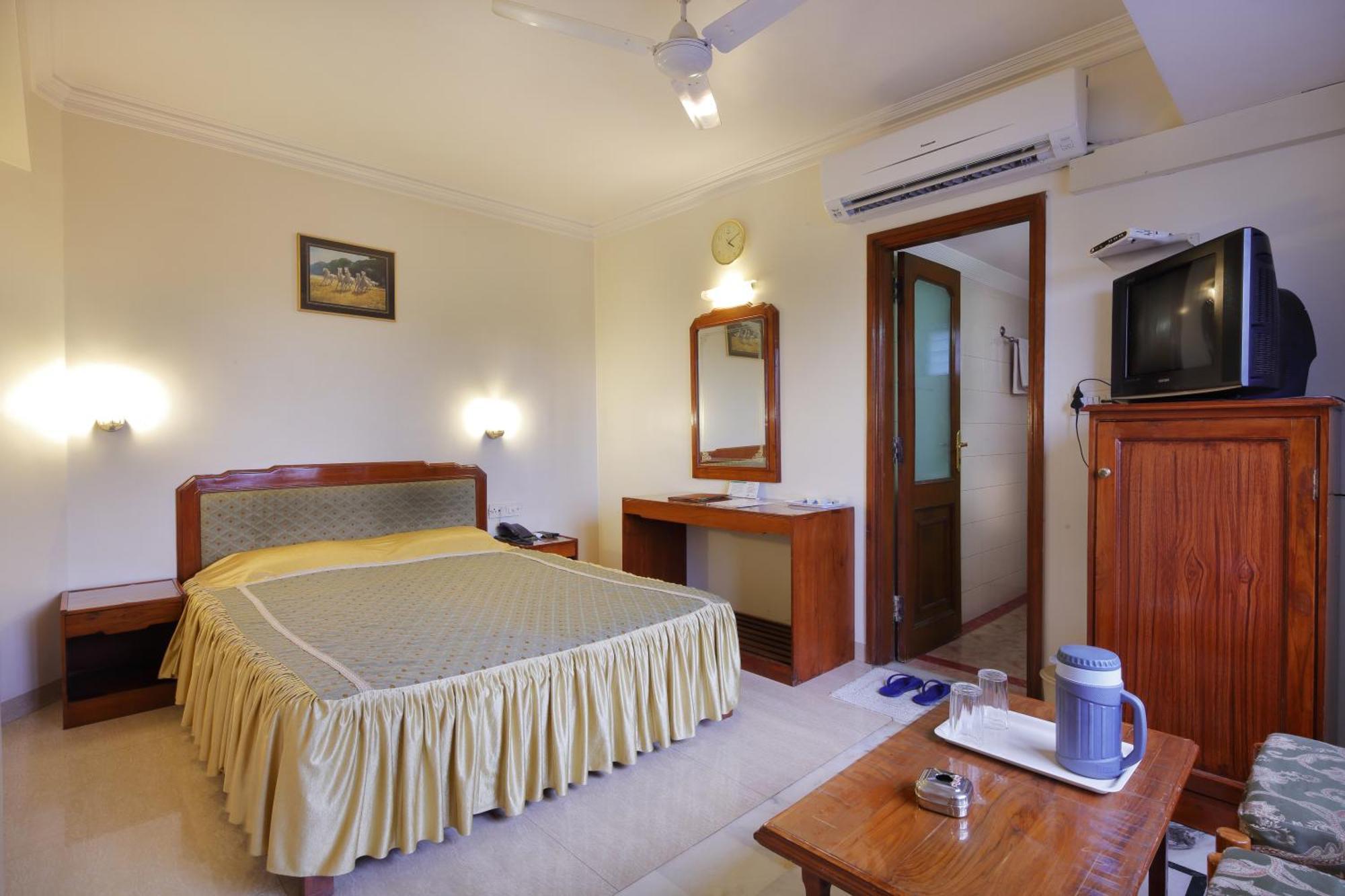 Hotel Apex Surat Dış mekan fotoğraf