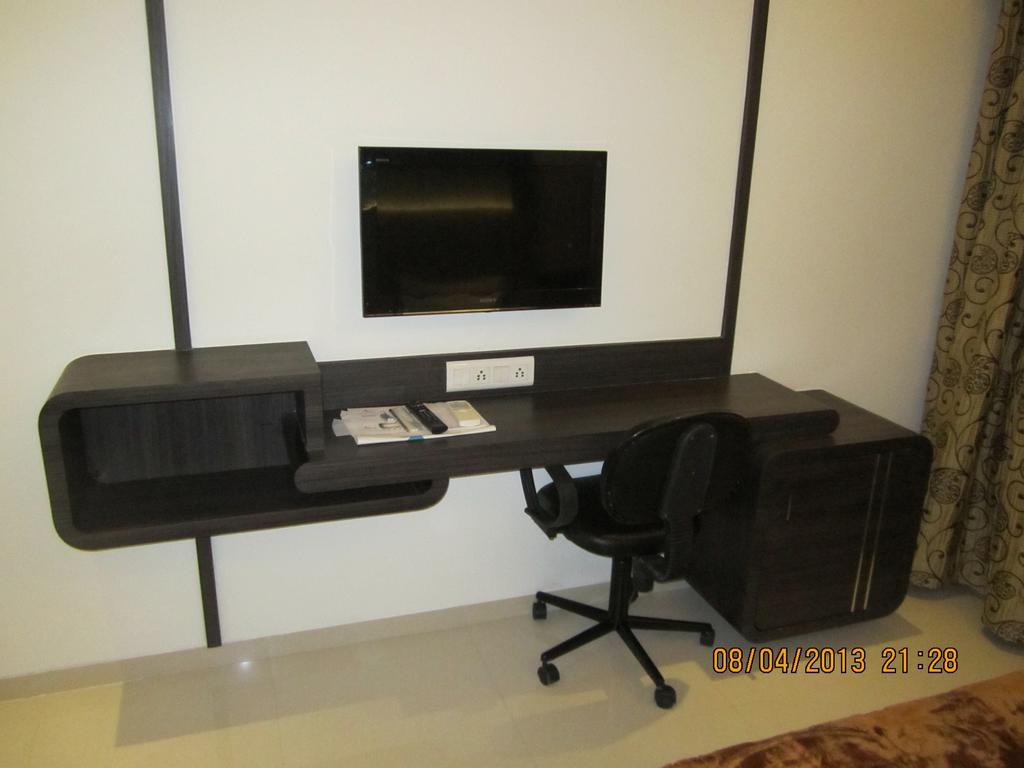 Hotel Apex Surat Dış mekan fotoğraf